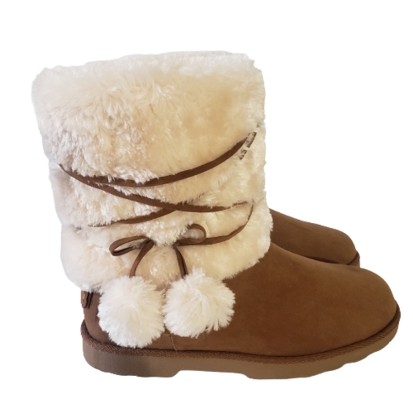 Makalu Shoes - Makalu California Faux Fur Trim boot size 9